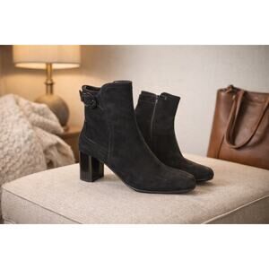 Aquatalia Black Suede Ankle Boots Size 7.5 Patent Heel Inside Zip Casual Boho